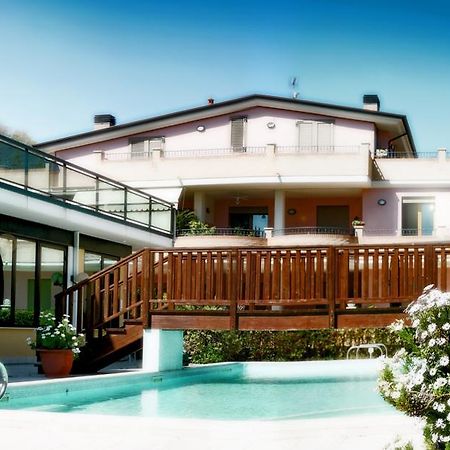 Villa Dei Romanzi 托尔托雷托 外观 照片