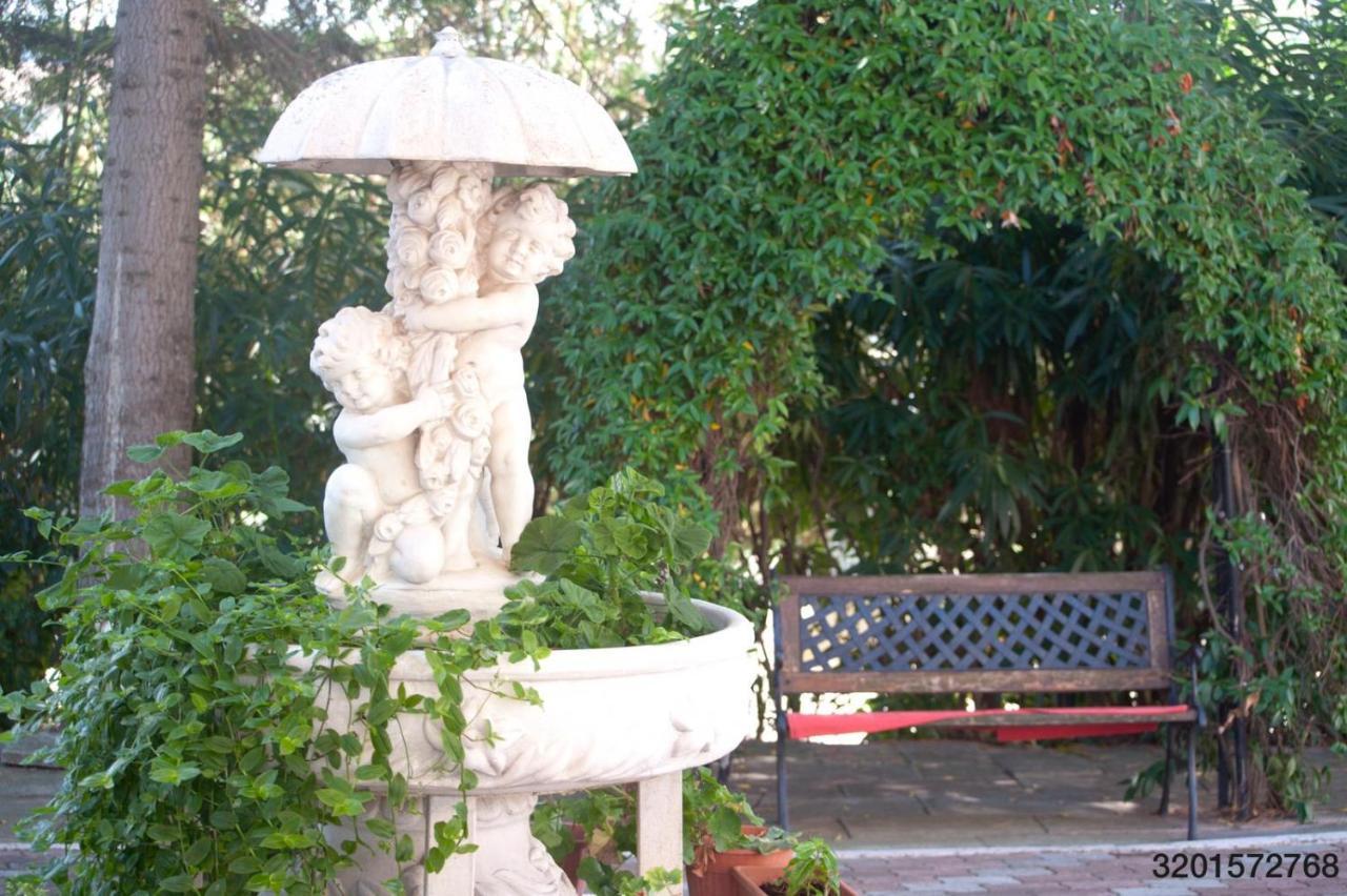 Villa Dei Romanzi 托尔托雷托 外观 照片
