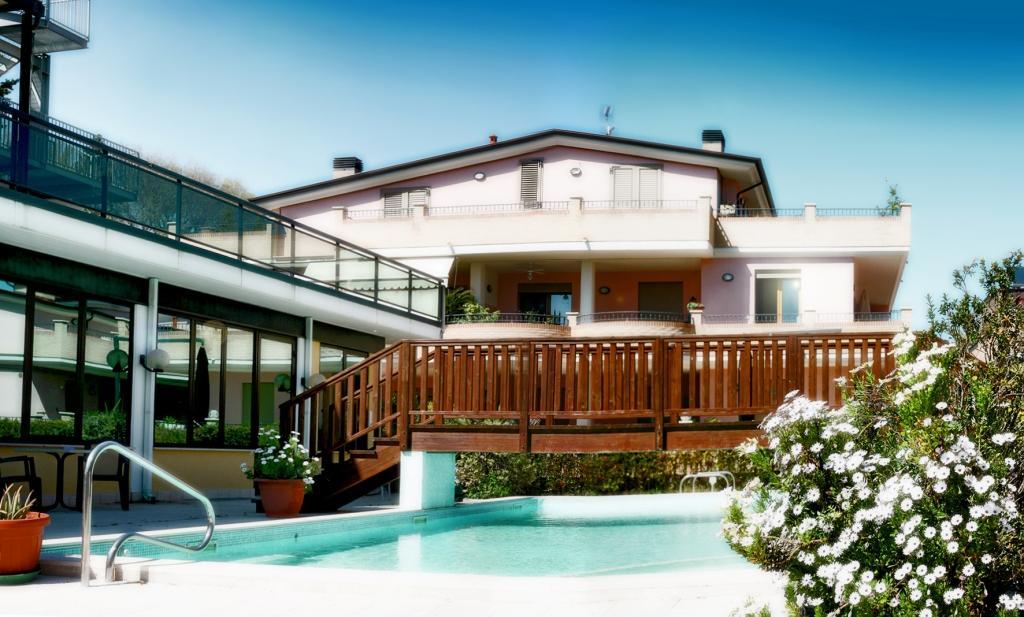 Villa Dei Romanzi 托尔托雷托 外观 照片
